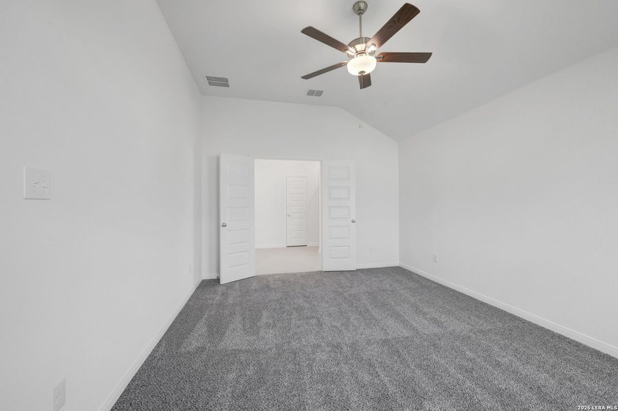 Spacious, unfurnished interior of a new home in Paloma Park, Converse (Image 33).