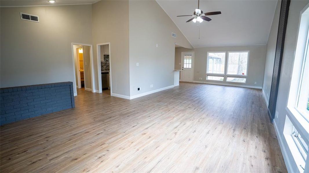 Spacious, unfurnished interior of a new home in , Paris (Image 15). Spacious, unfurnished interior of a new home in , Paris (Image 15).