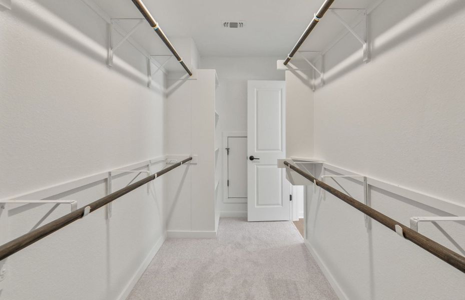 Spacious, unfurnished interior of a new home in Wolf Ranch, Georgetown (Image 37).