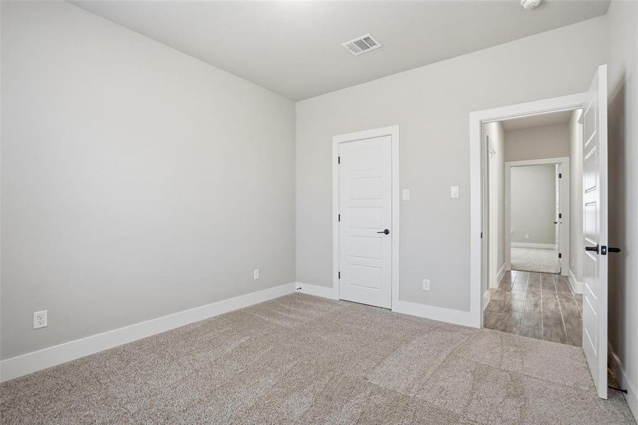 Spacious, unfurnished interior of a new home in Whispering Winds, Springtown (Image 26).