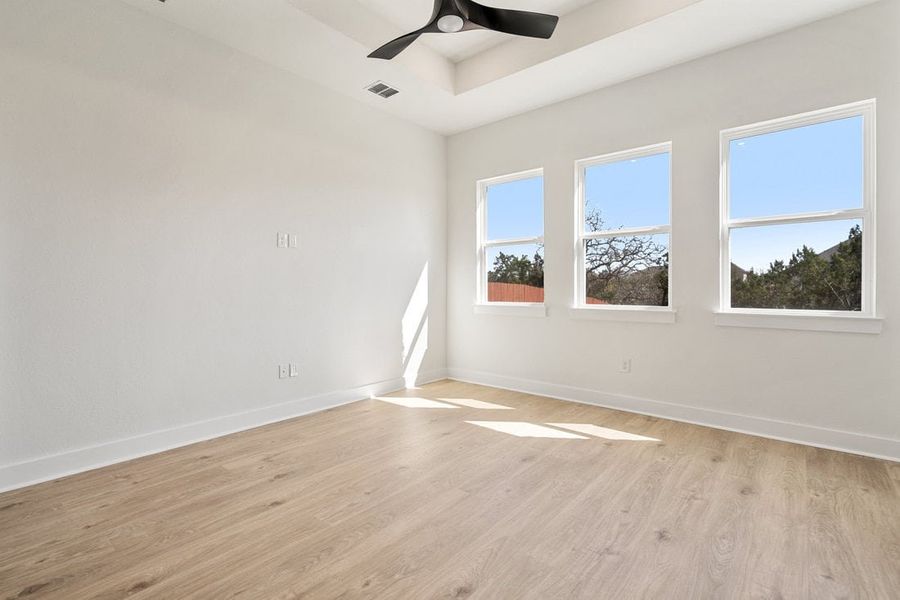 Spacious, unfurnished interior of a new home in Sauls Ranch, Round Rock (Image 7).