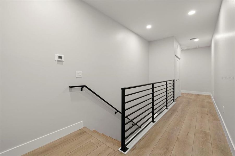 Spacious, unfurnished interior of a new home in , Tampa (Image 19).