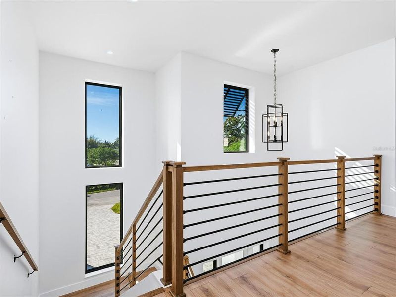 Spacious, unfurnished interior of a new home in , Sarasota (Image 21).