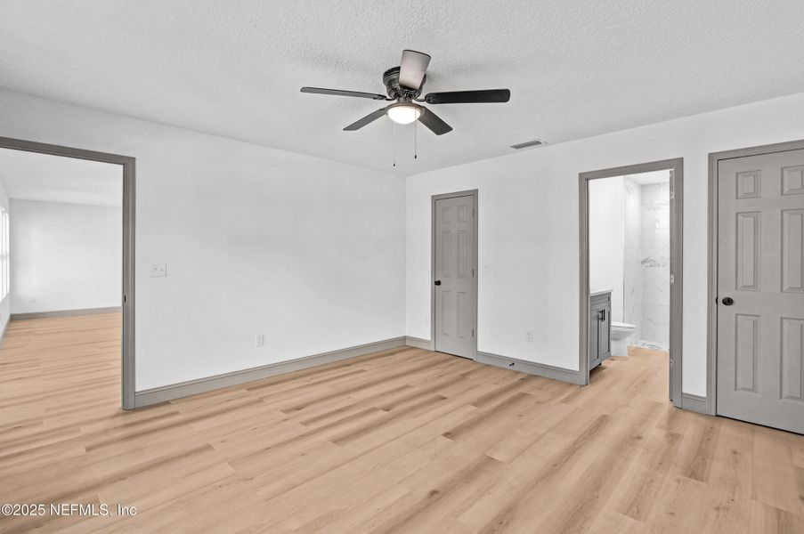 Spacious, unfurnished interior of a new home in , Jacksonville (Image 16).