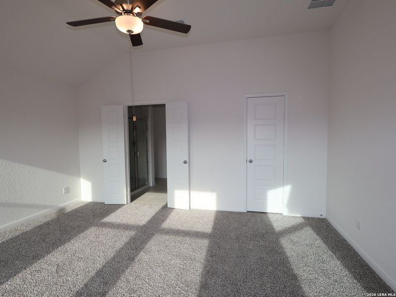 Spacious, unfurnished interior of a new home in Agave, San Antonio (Image 25).