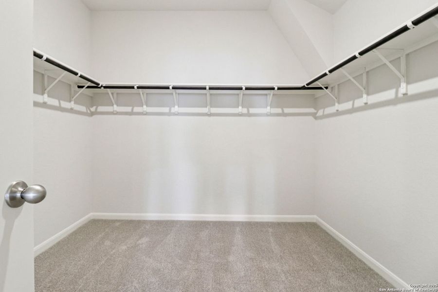 Spacious, unfurnished interior of a new home in Arcadia Ridge - Premier Series, San Antonio (Image 29).