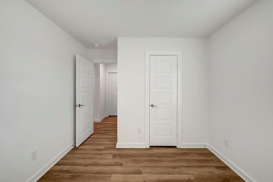 Spacious, unfurnished interior of a new home in Summerview, Fulshear (Image 30).
