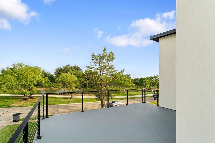 Exterior details and patio area of a home in , Farmers Branch (Image 23).