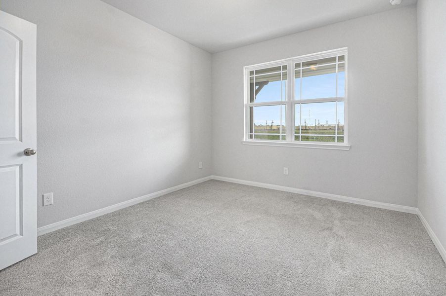 Spacious, unfurnished interior of a new home in , Bay City (Image 18).