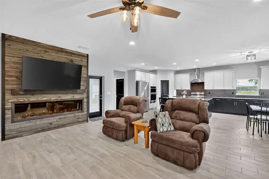Furnished interior view inside a new home in , Groveland (Image 9).