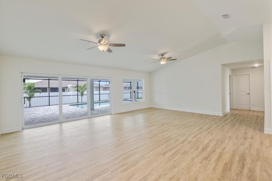 Spacious, unfurnished interior of a new home in Cape Coral, Cape Coral (Image 13).