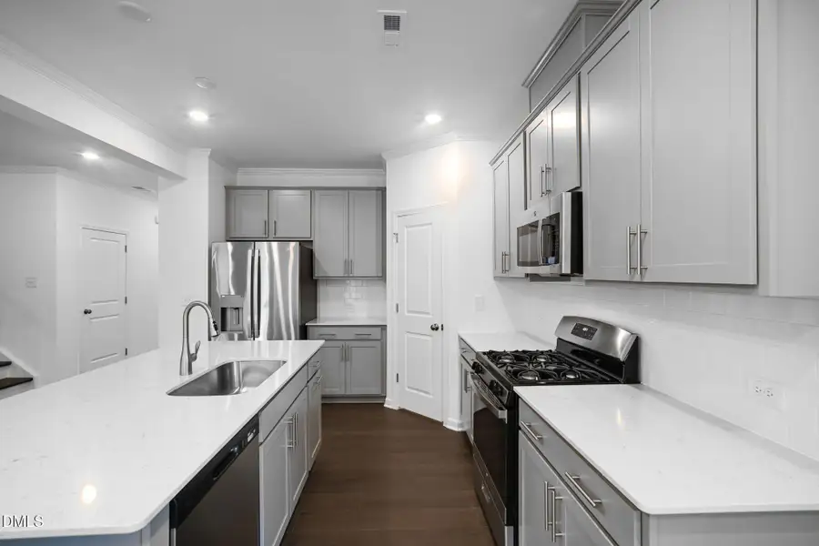 SUN_SherriDowns_Pic_Tessa-18