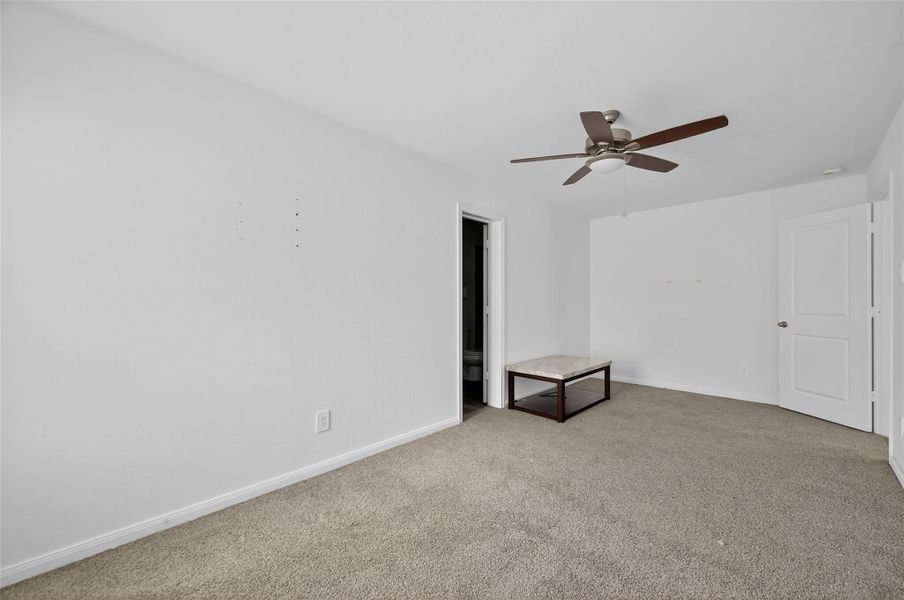 Spacious, unfurnished interior of a new home in Marie Village, Conroe (Image 10). Spacious, unfurnished interior of a new home in Marie Village, Conroe (Image 10).