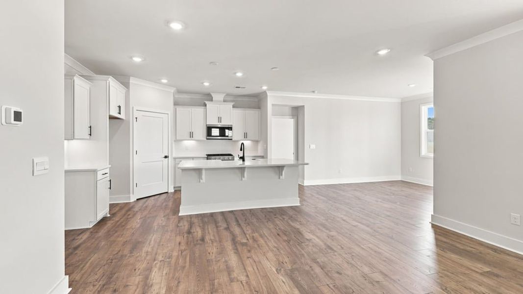 Spacious, unfurnished interior of a new home in Williams Ridge, Woodruff (Image 27).