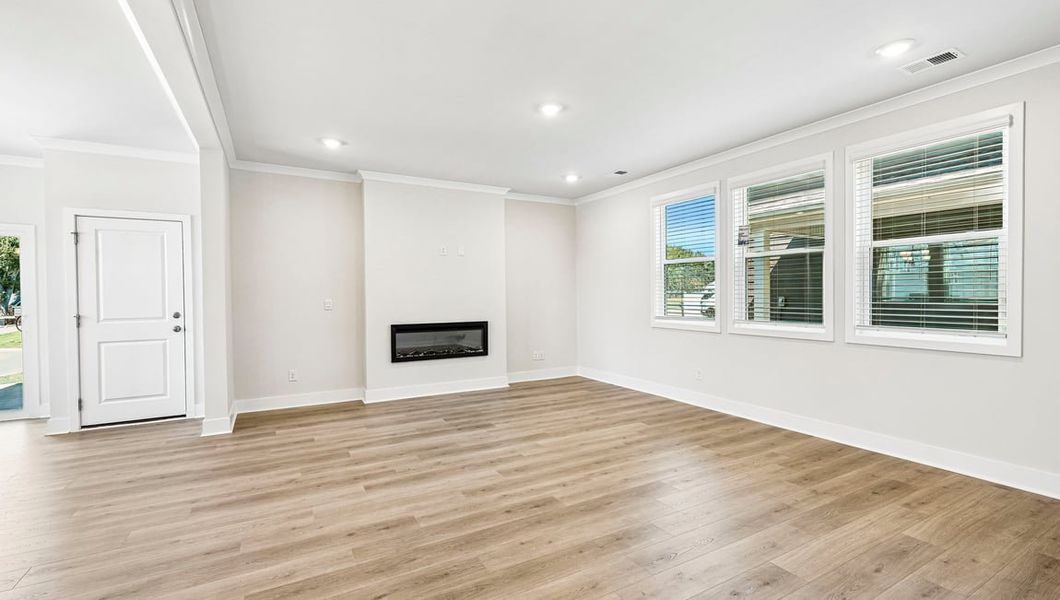 Spacious, unfurnished interior of a new home in Oak Grove Hill, Huntersville (Image 21).