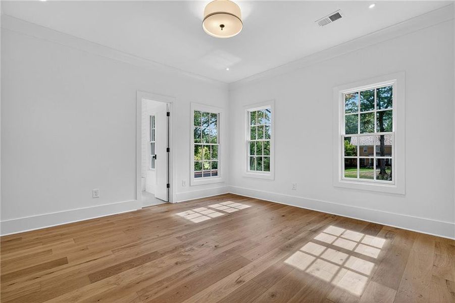 Spacious, unfurnished interior of a new home in , Atlanta (Image 22).