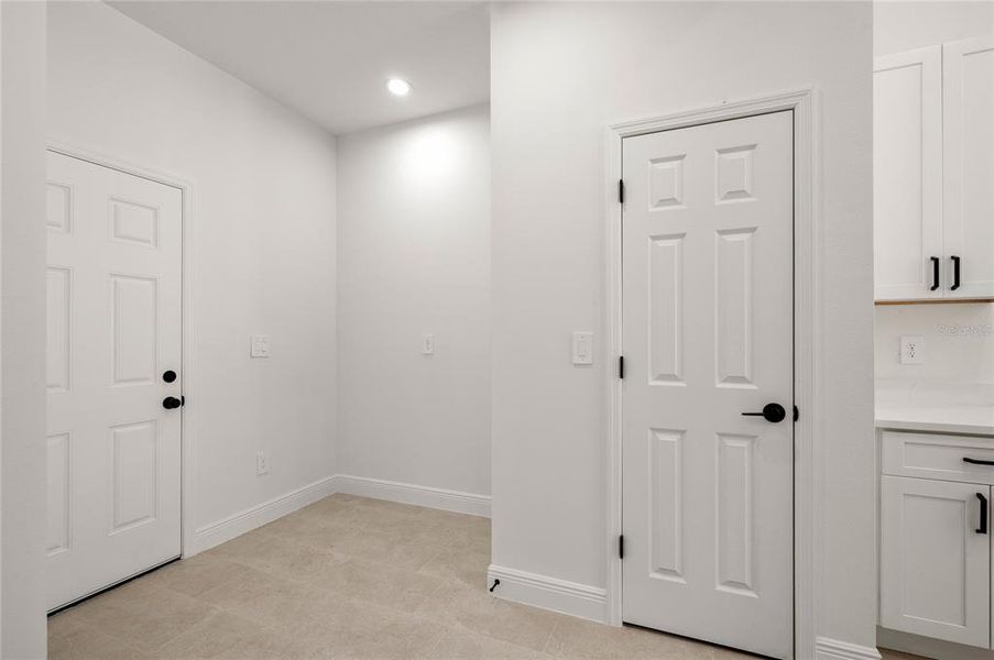 Spacious, unfurnished interior of a new home in , Orange City (Image 50).