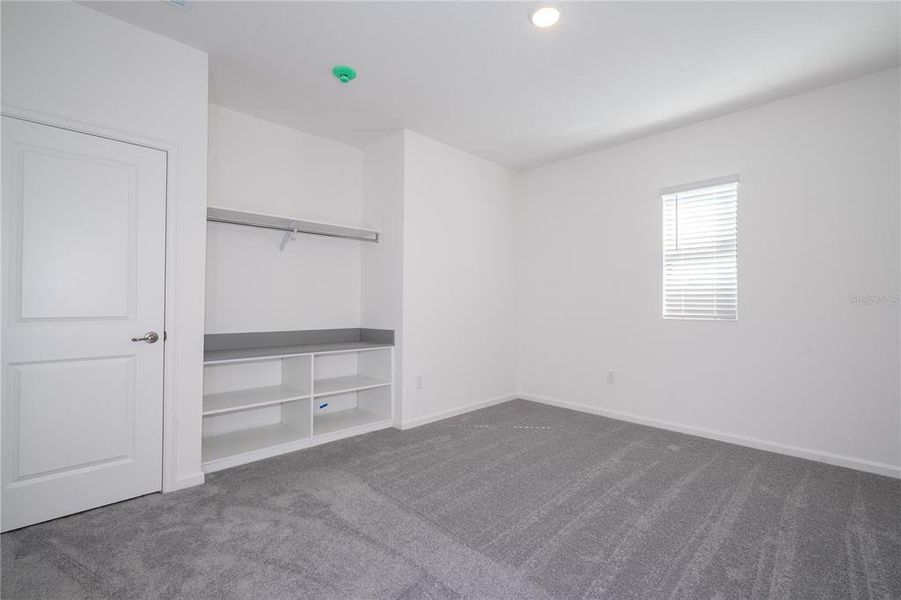 Spacious, unfurnished interior of a new home in , Orlando (Image 21).