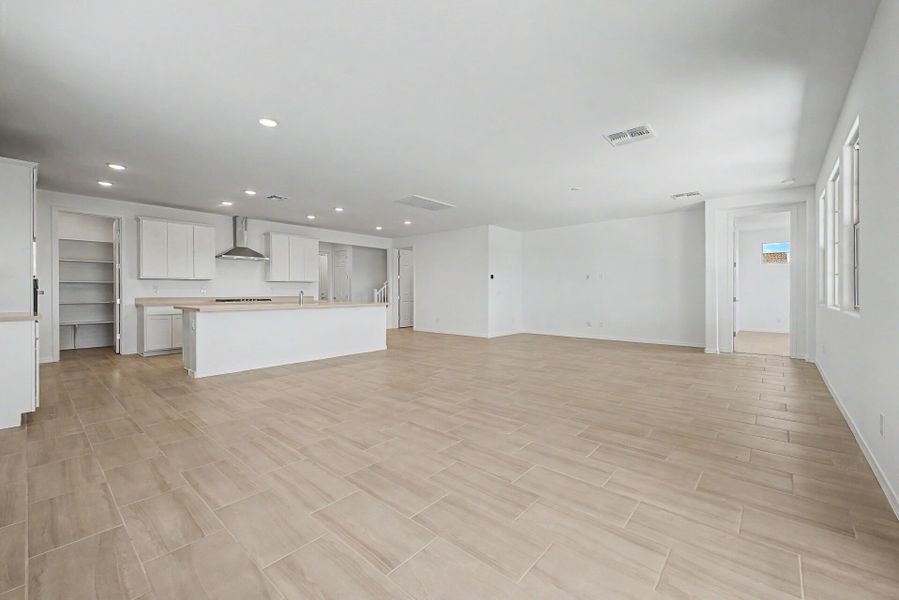 Spacious, unfurnished interior of a new home in Empire Pointe, Queen Creek (Image 8). Spacious, unfurnished interior of a new home in Empire Pointe, Queen Creek (Image 8).