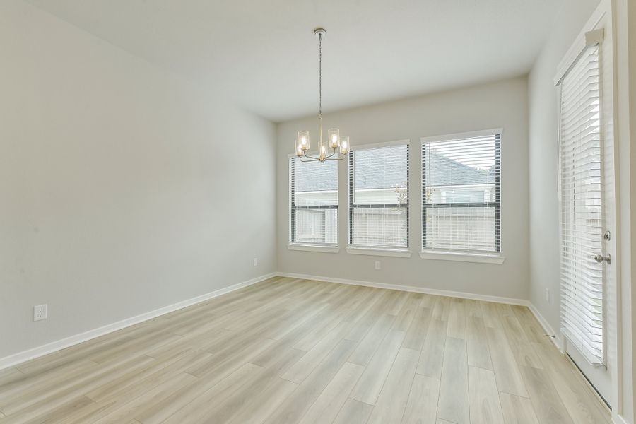 Spacious, unfurnished interior of a new home in Summer Place  35', Montgomery (Image 38).