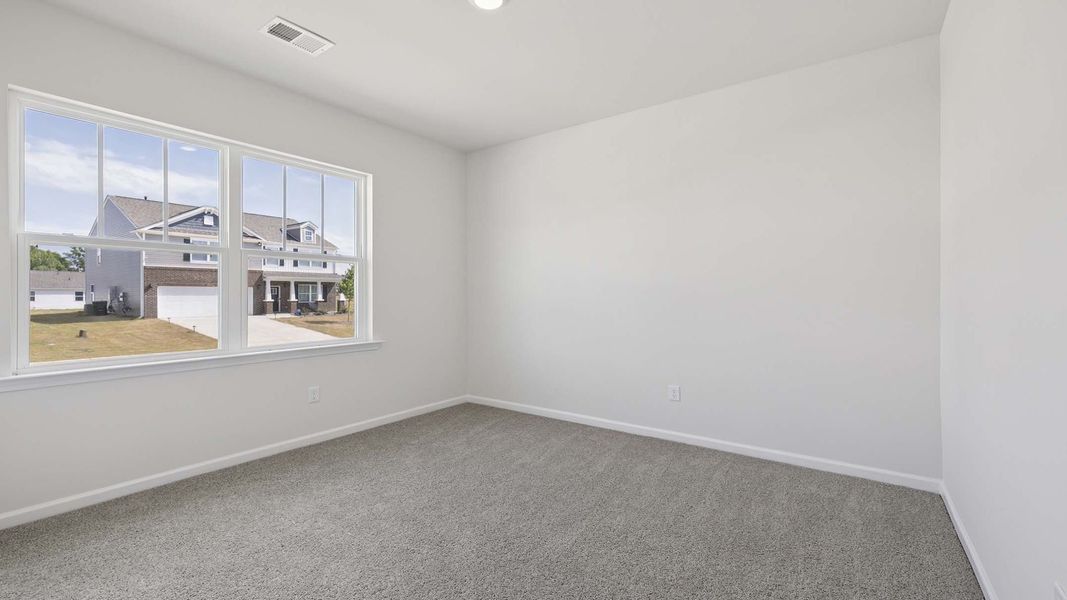 Spacious, unfurnished interior of a new home in Sage Grove, Lyman (Image 16).