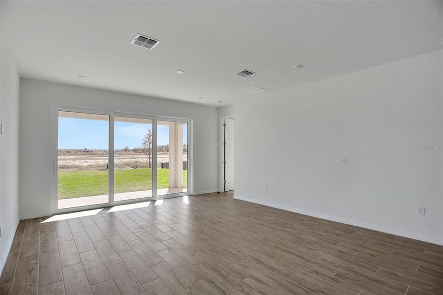Spacious, unfurnished interior of a new home in Turnleaf, Punta Gorda (Image 26). Spacious, unfurnished interior of a new home in Turnleaf, Punta Gorda (Image 26).
