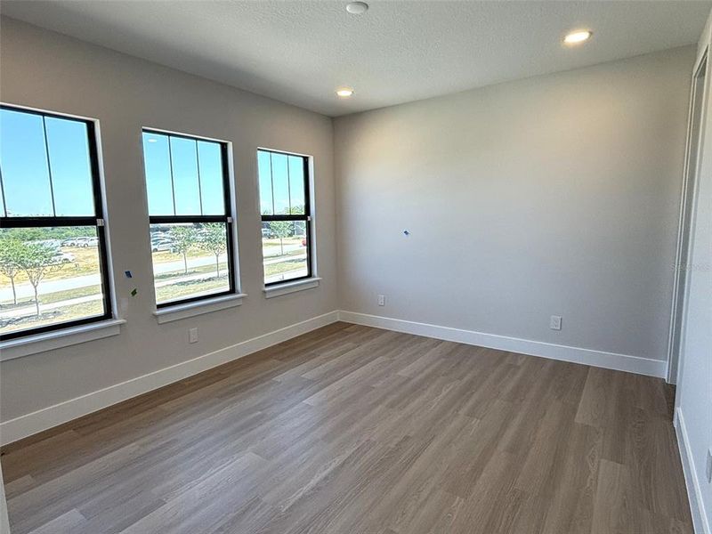 Spacious, unfurnished interior of a new home in Bella Collina, Montverde (Image 9).