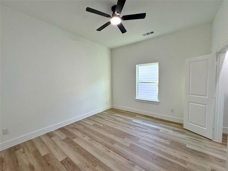 Spacious, unfurnished interior of a new home in , Greenville (Image 23).