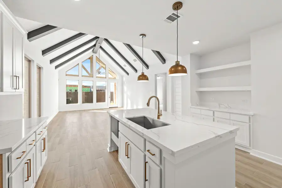 Representative image. Features, selections and colors may vary.