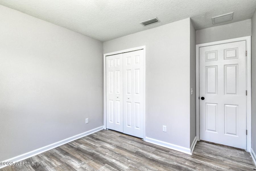 Spacious, unfurnished interior of a new home in , Palatka (Image 9).