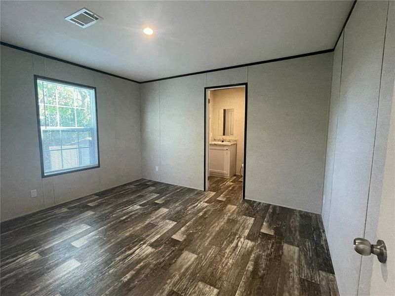 Spacious, unfurnished interior of a new home in , Dunnellon (Image 11).