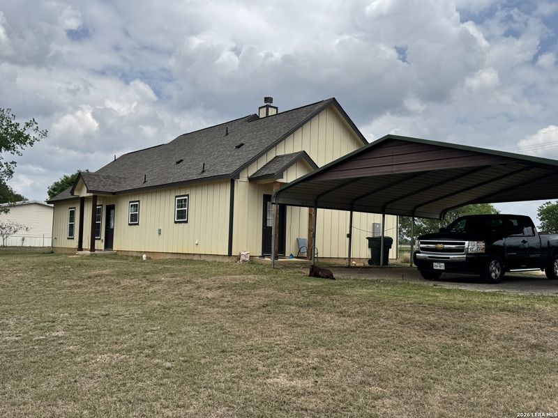Exterior details and patio area of a home in , Seguin (Image 16).