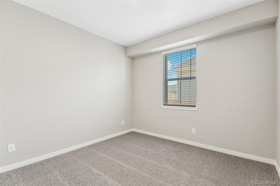 Spacious, unfurnished interior of a new home in Second Creek Farm, Commerce City (Image 7).