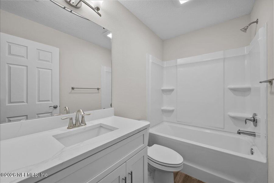 Furnished interior view inside a new home in , Palatka (Image 10).
