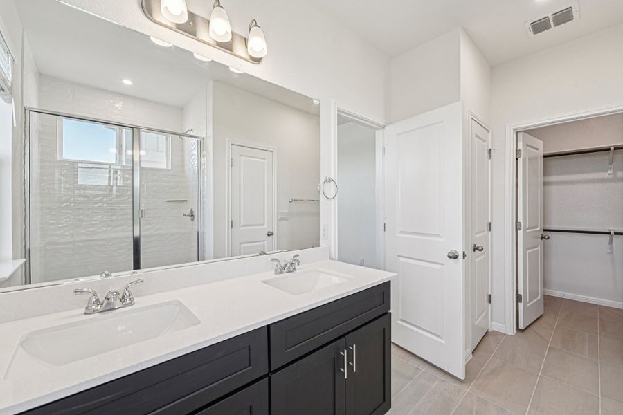 Furnished interior view inside a new home in Porter Country, Buda (Image 8).