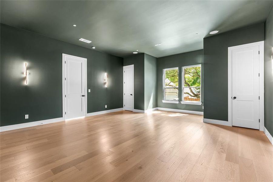 Spacious, unfurnished interior of a new home in , Dallas (Image 21). Spacious, unfurnished interior of a new home in , Dallas (Image 21).