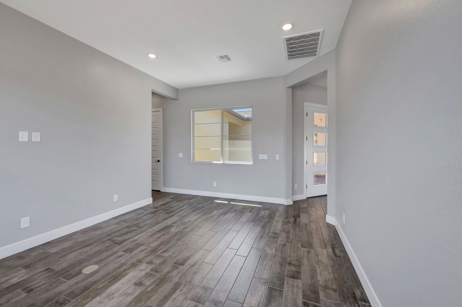 Spacious, unfurnished interior of a new home in Blossom Rock, Apache Junction (Image 19). Spacious, unfurnished interior of a new home in Blossom Rock, Apache Junction (Image 19).