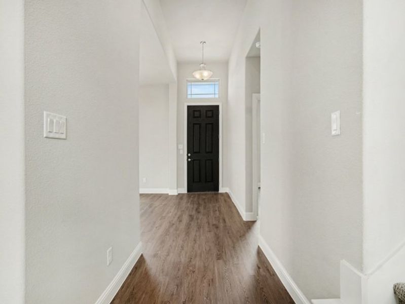 Spacious, unfurnished interior of a new home in Cole Crossing Estates, DeSoto (Image 22).