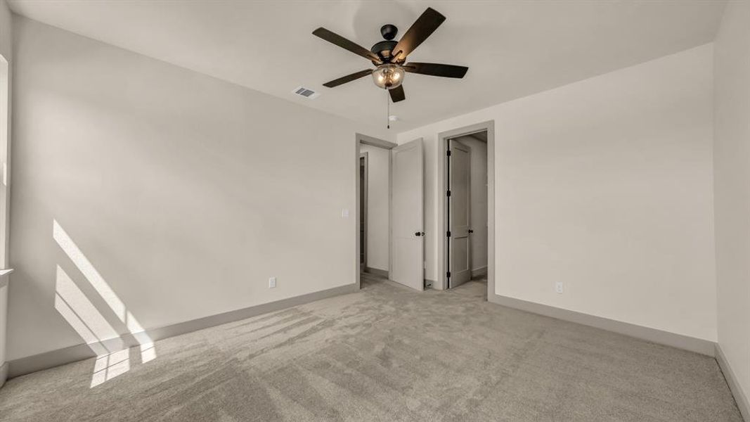 Spacious, unfurnished interior of a new home in , Aledo (Image 19).