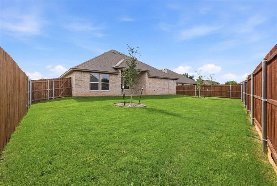Exterior details and patio area of a home in , Springtown (Image 19).
