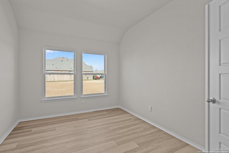 Spacious, unfurnished interior of a new home in Davis Ranch, San Antonio (Image 22).
