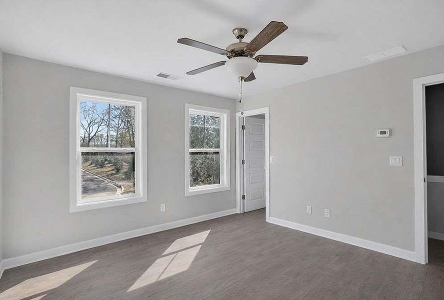Spacious, unfurnished interior of a new home in , Fayetteville (Image 7).