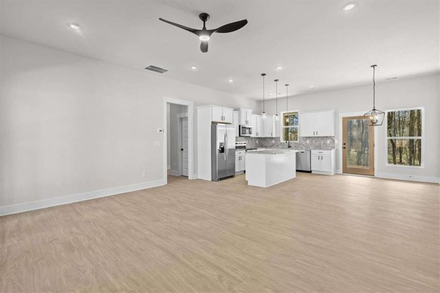 Spacious, unfurnished interior of a new home in , Temple (Image 15).