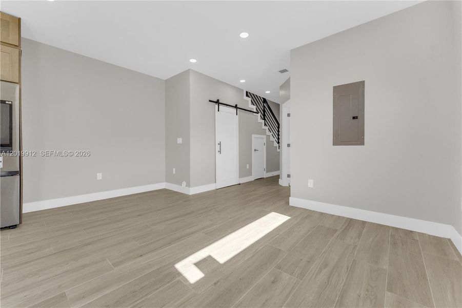Spacious, unfurnished interior of a new home in , Miami (Image 37).
