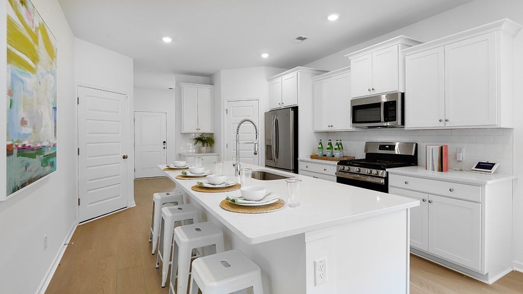 1429 Drake Kitchen 3of3 F1 Base2