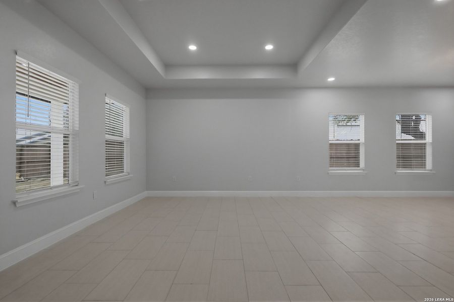 Spacious, unfurnished interior of a new home in , San Antonio (Image 27).