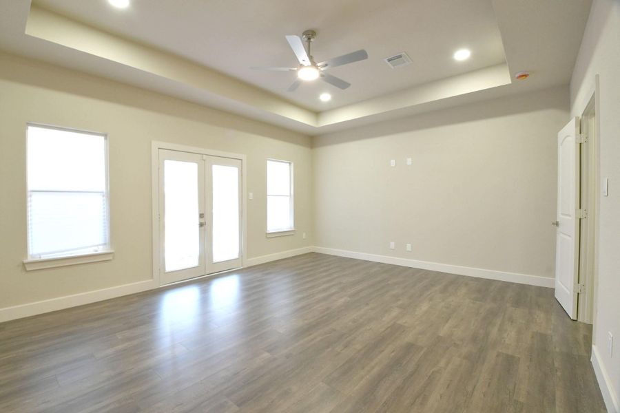 Spacious, unfurnished interior of a new home in , Houston (Image 20).
