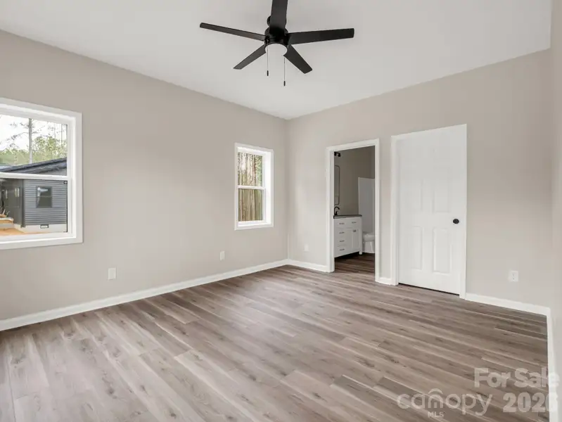 Spacious, unfurnished interior of a new home in , Bostic (Image 22).