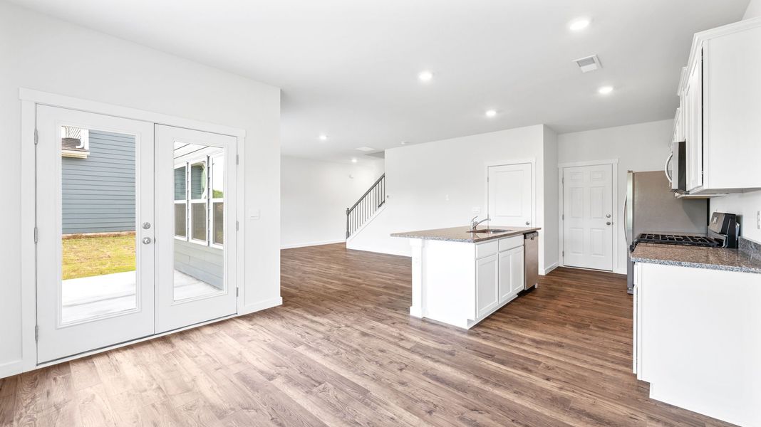 Spacious, unfurnished interior of a new home in The Cove at Thrasher Landing, Hixson (Image 17).