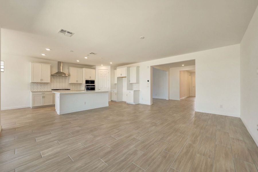 Spacious, unfurnished interior of a new home in Miravida, Surprise (Image 12).